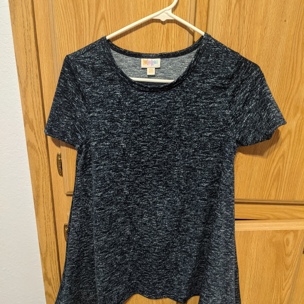 Tops - Picture 5 of 7